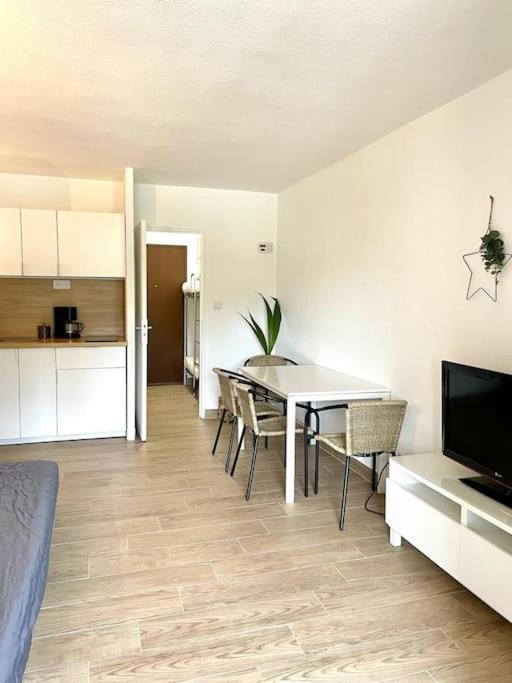 Joli Studio Cosy De 31 M2 Bord De Mer Acces Pmr 4Personnes La Ciotat Exterior photo